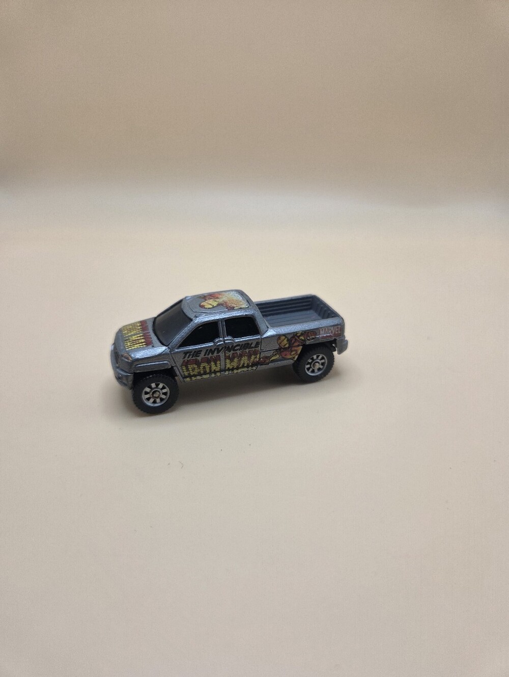 Maisto GMC TerraDyne Concept Truck Met Grey Iron Man Marvel 1/64 Scale Diecast